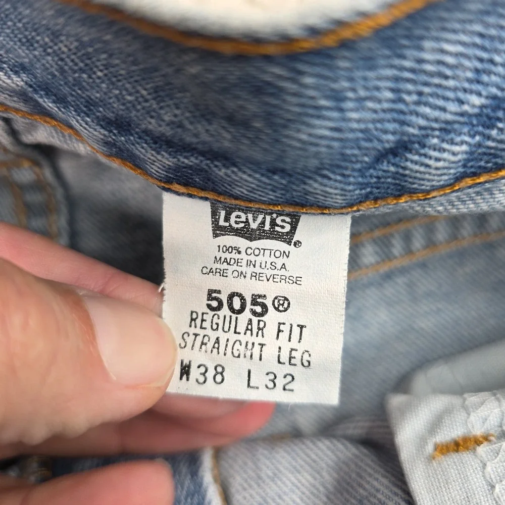 Vintage‎ Levis 505 Mens Jeans 38x32 Made in USA Light Wash Straight Leg 2000s